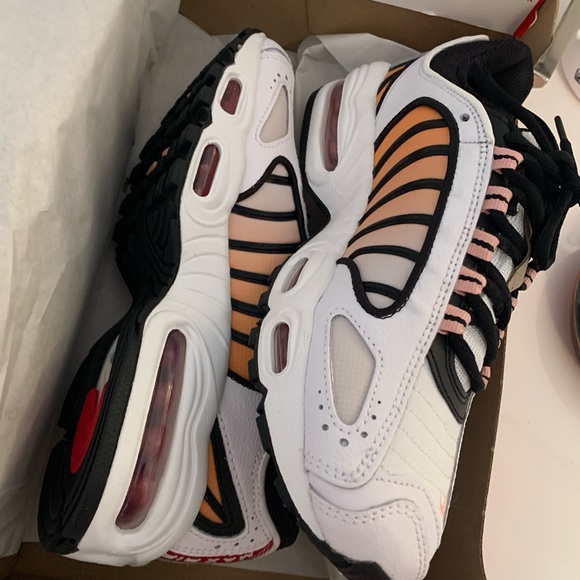 W air max brand new - Picture 3 of 4